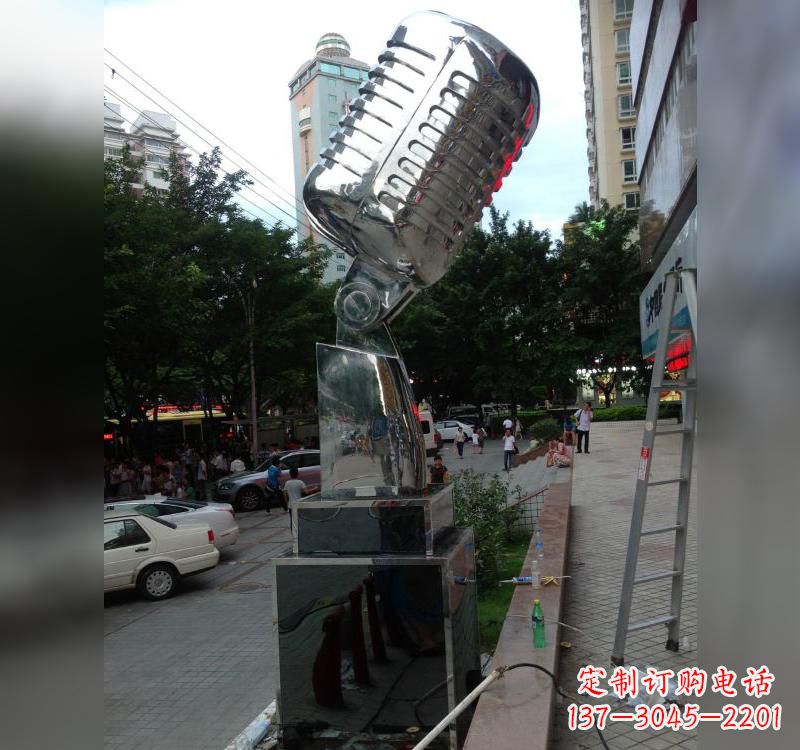 福建不锈钢话筒雕塑2