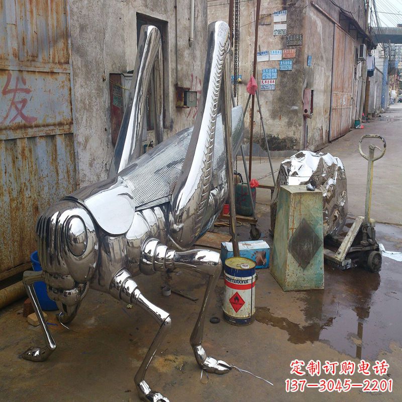 福建不锈钢蝗虫蚂蚱雕塑