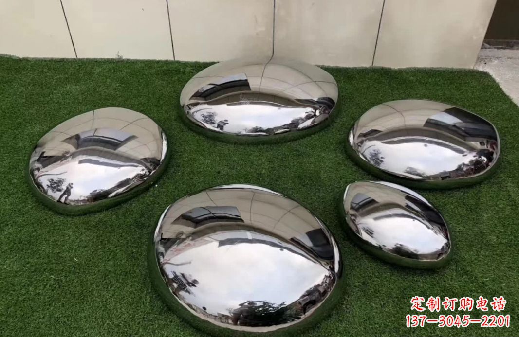 福建精致灵动的不锈钢鹅卵石雕塑