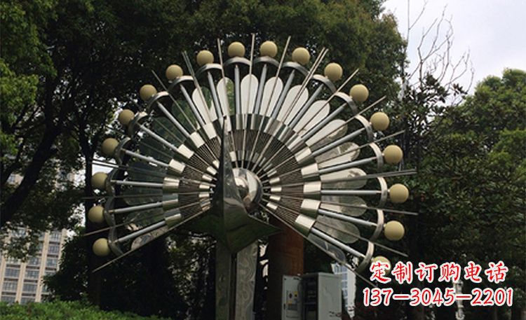 福建美丽的不锈钢孔雀雕塑