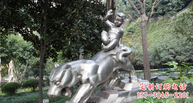 福建不锈钢老虎雕塑美丽而又可爱
