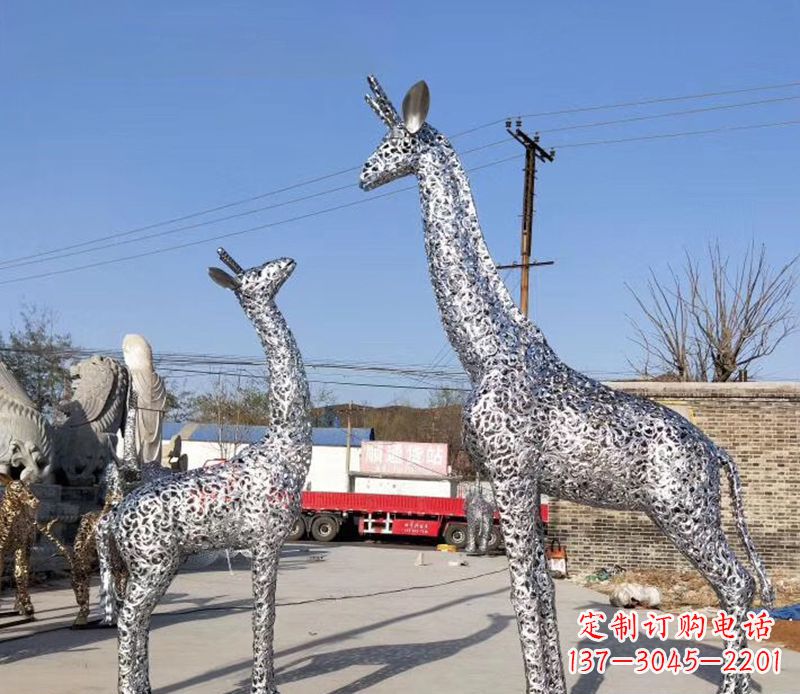 福建不锈钢镂空动物长颈鹿雕塑