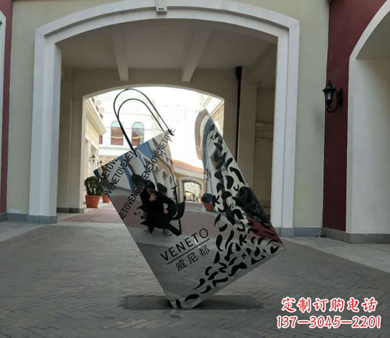 福建不锈钢镂空购物袋雕塑——艺术精美的装饰品
