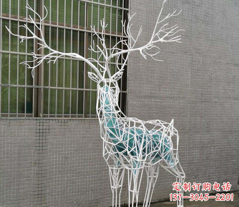 福建不锈钢镂空梅花鹿雕塑——流动的美丽