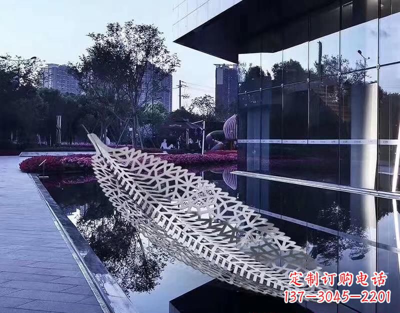 福建不锈钢镂空树叶雕塑——精致美观的艺术精品