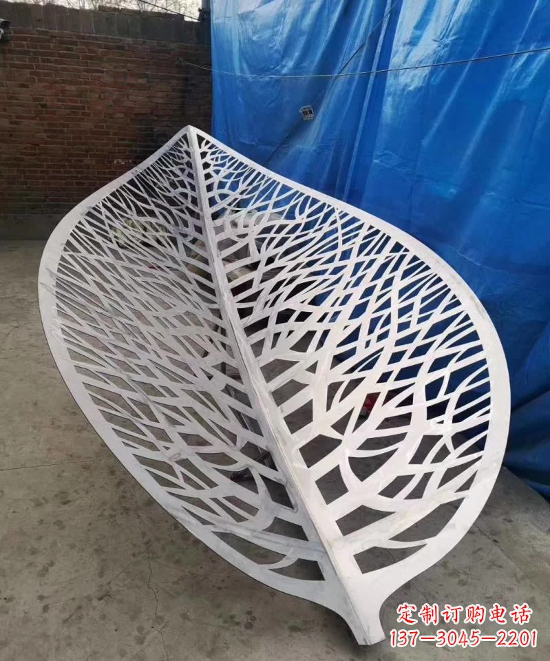 福建不锈钢镂空树叶雕塑