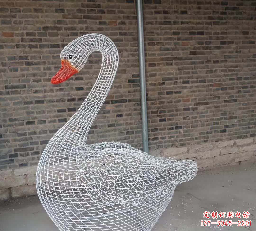 福建不锈钢镂空天鹅雕塑精美而优雅