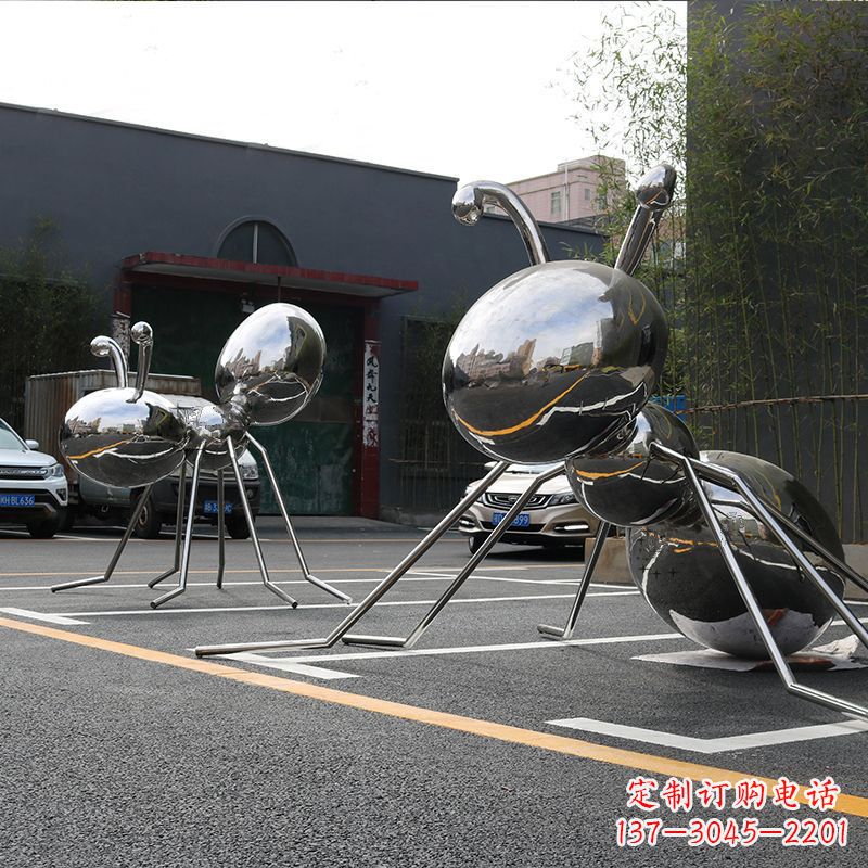 福建蚂蚁雕塑给城市街道带来活力