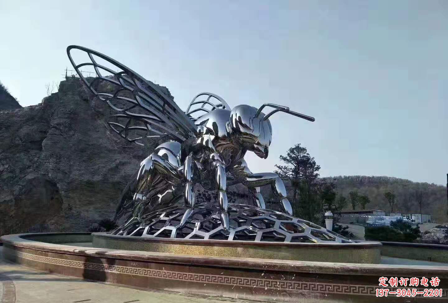 福建蚂蚁雕塑点缀广场景观