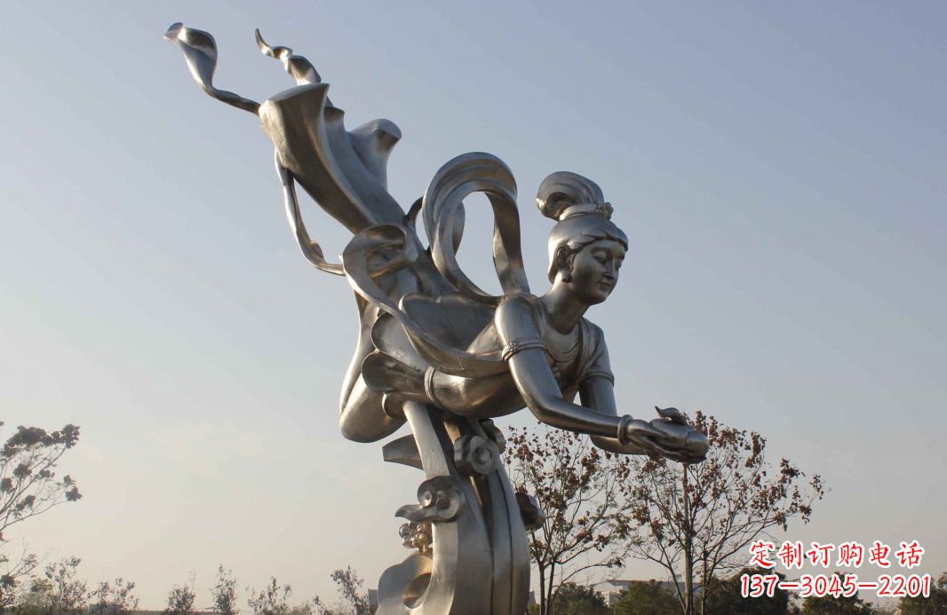 福建蟠桃祈福精美不锈钢雕塑