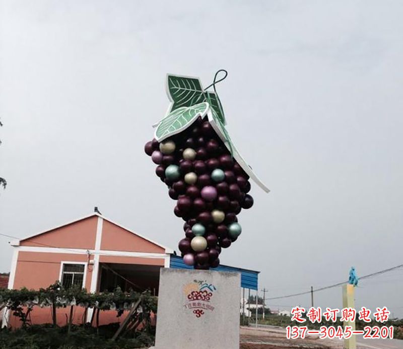 福建精美绝伦的不锈钢葡萄雕塑