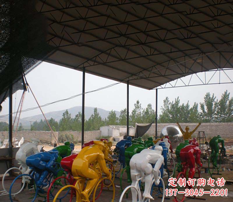 福建活力四射的自行车雕塑