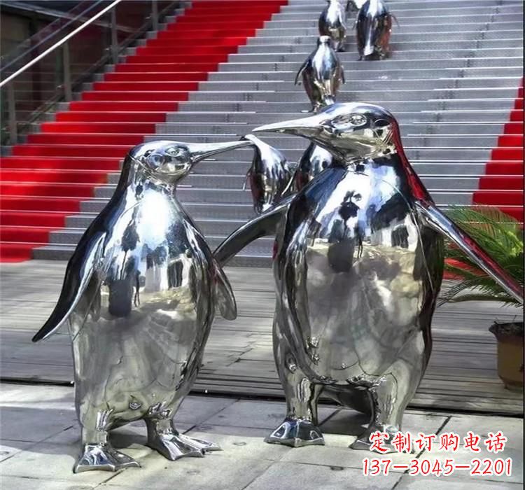 福建不锈钢企鹅雕塑海洋生物的艺术表现