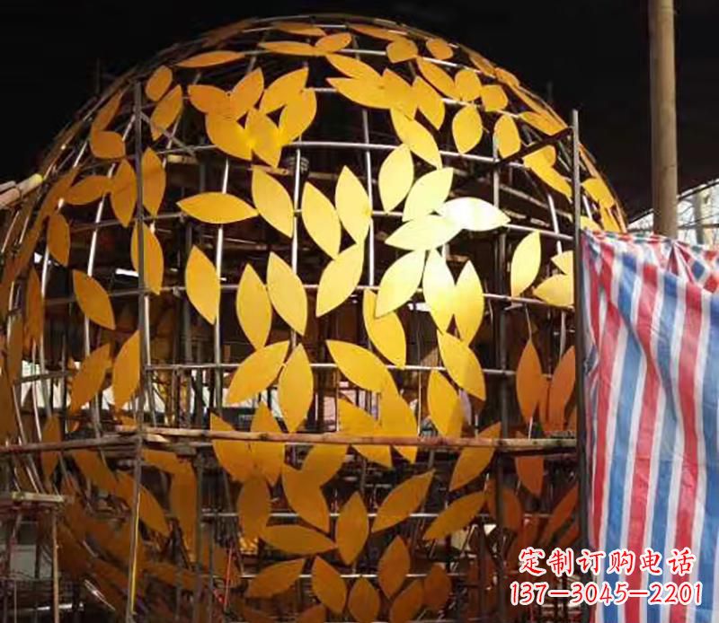福建不锈钢树叶镂空球景观雕塑