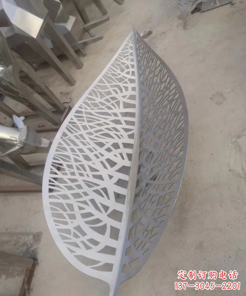 福建不锈钢树叶艺术雕塑——给环境添彩