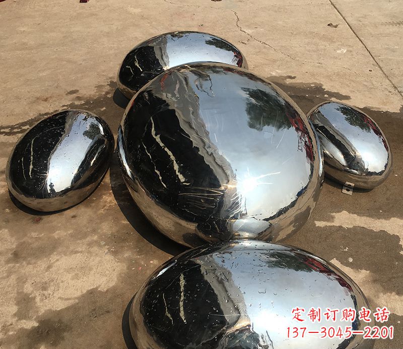 福建精致灵动的不锈钢水滴雕塑
