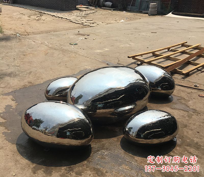 福建不锈钢水滴雕塑给景观增添独特魅力