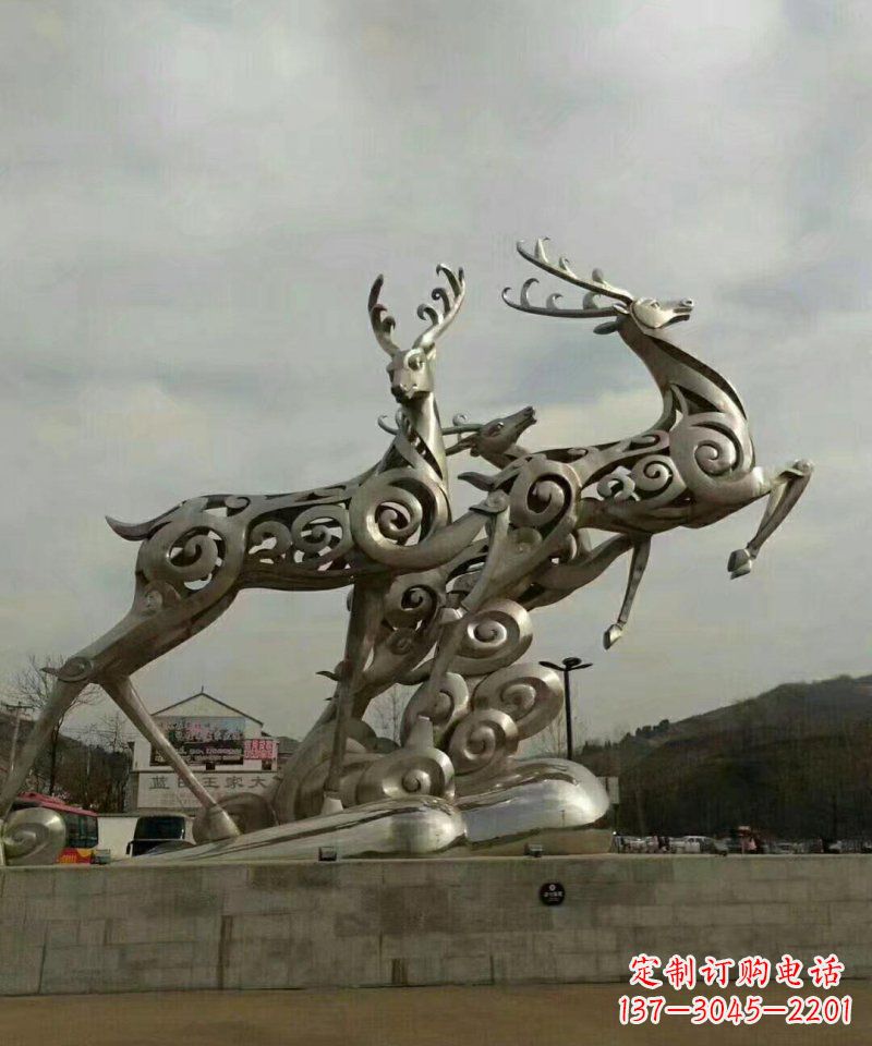 福建梅花鹿雕塑——祥云梅花鹿广场的标志