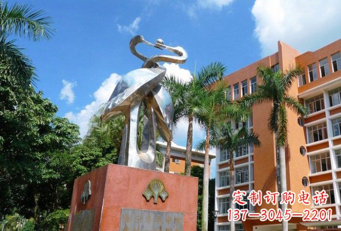 福建不锈钢仙鹤雕塑美丽而神秘
