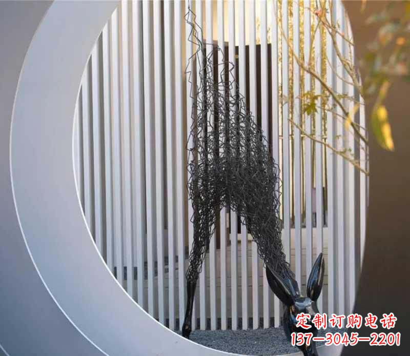 福建不锈钢小区的长颈鹿雕塑