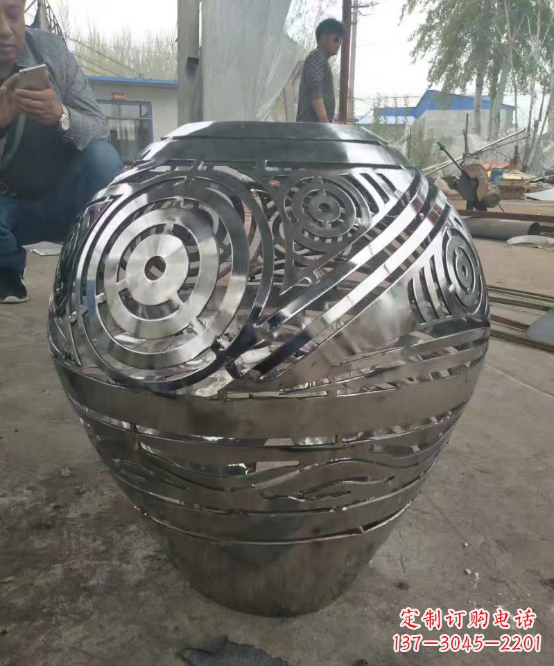 福建不锈钢艺术水缸景观雕塑美丽之美