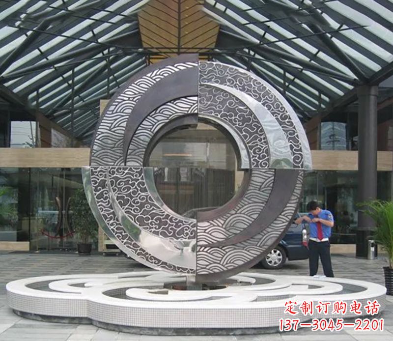 福建不锈钢圆环雕塑,点缀酒店空间