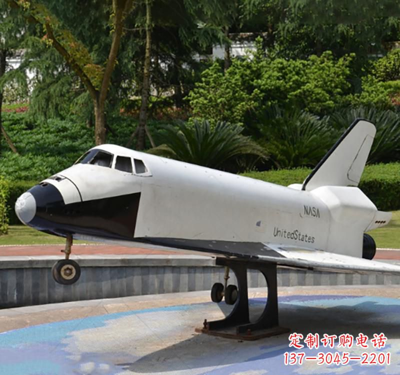 福建不锈钢飞机雕塑给空中增添梦幻氛围