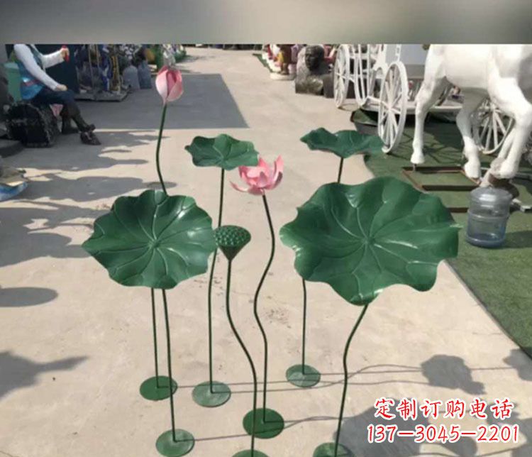 福建不锈钢荷花雕塑象征着美丽的永恒