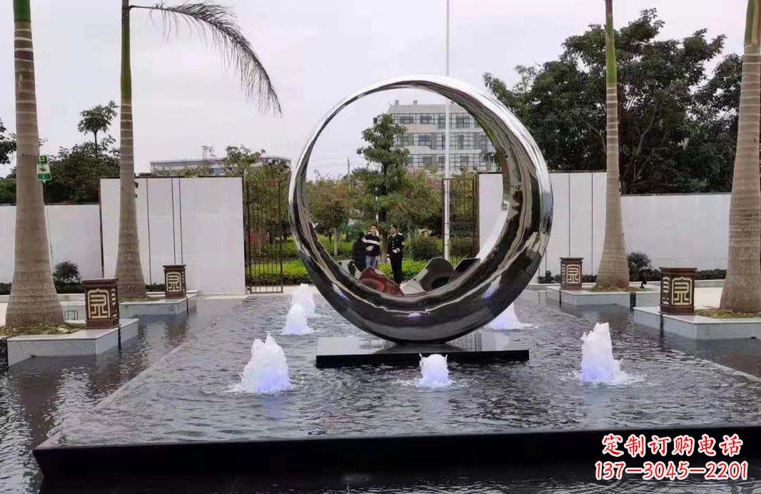 福建不锈钢圆环景观喷泉雕塑