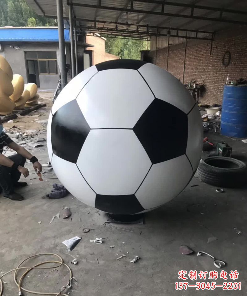 福建足球雕塑一座屹立不倒的象征