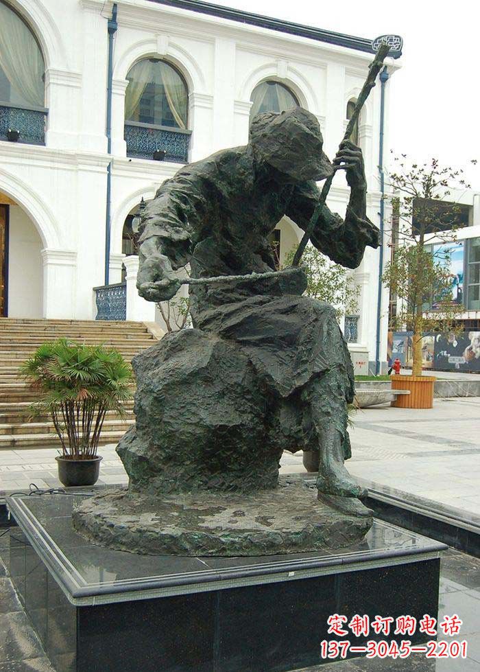 福建节奏轻快的二胡雕塑