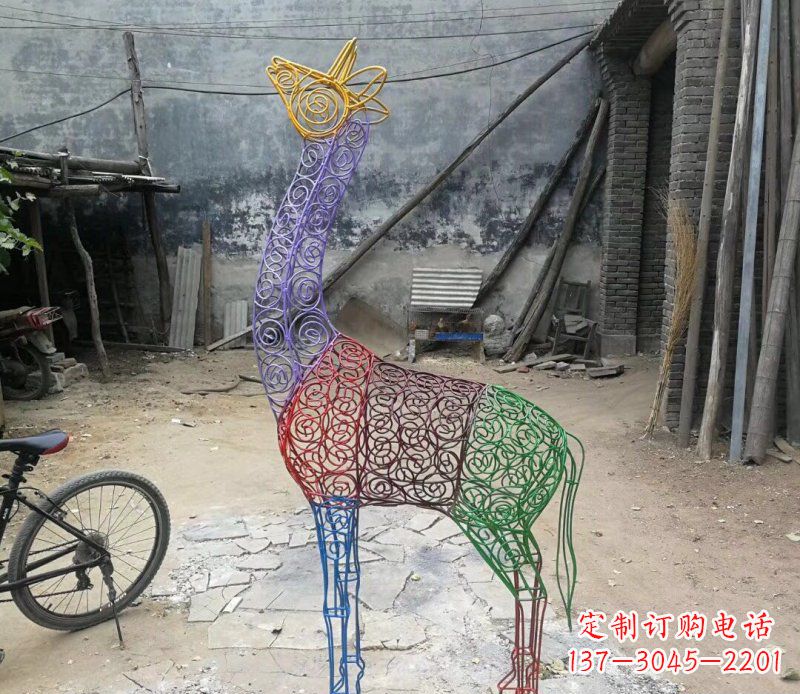 福建彩色不锈钢镂空梅花鹿雕塑——精美艺术品