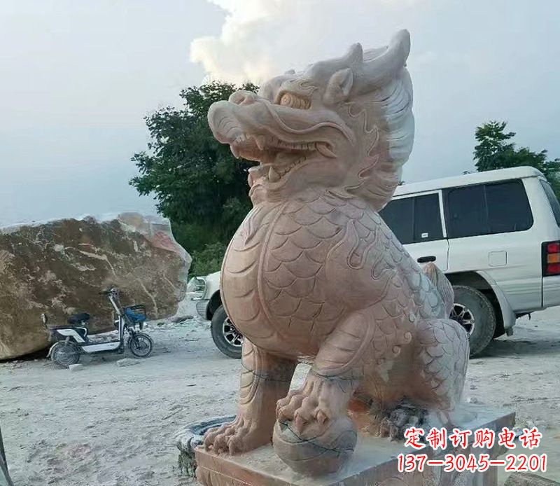 福建麒麟雕塑象征传统文化的精灵