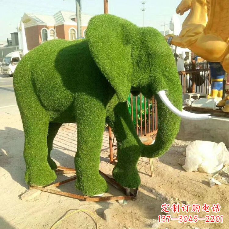 福建草皮大象玻璃钢雕塑