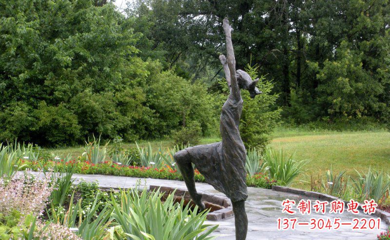福建女孩雕塑抒发自由之美