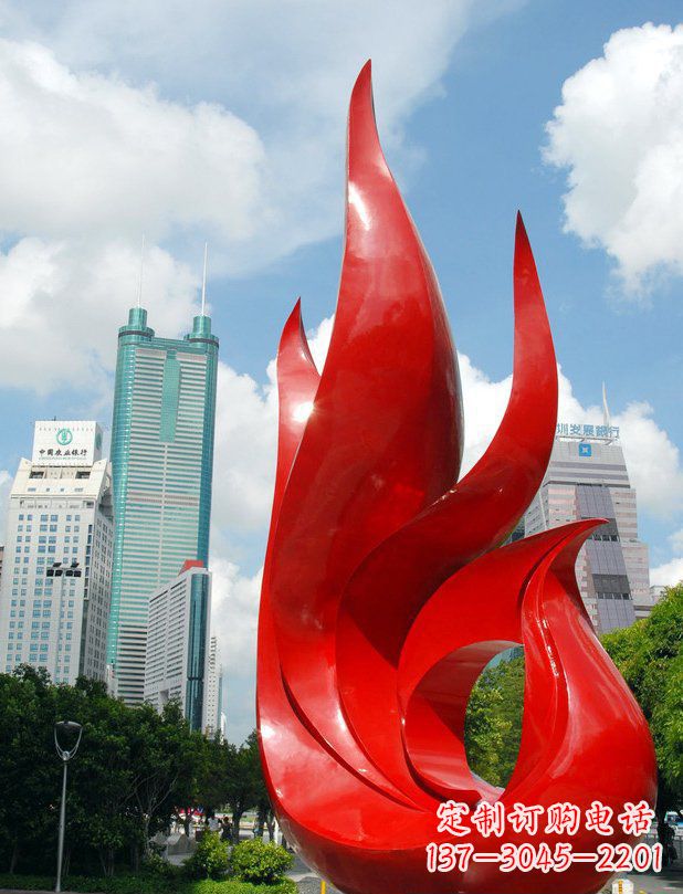 福建精致而又优雅的孔雀雕塑