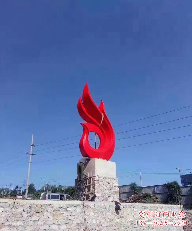 福建凤凰雕塑点缀城市的不锈钢景观