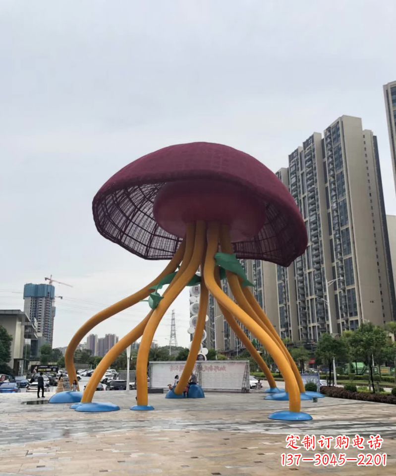 福建城市点缀之美——不锈钢蘑菇雕塑