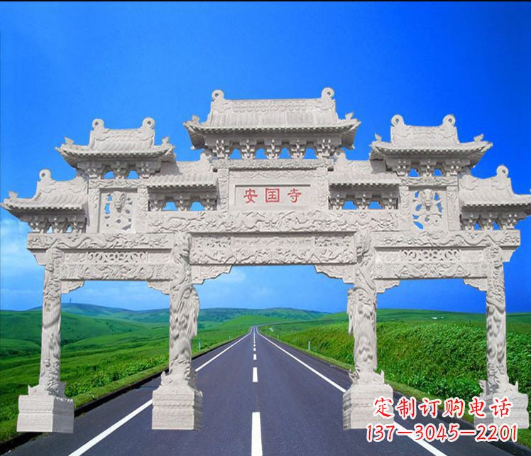 福建城市中的石雕牌坊雕塑