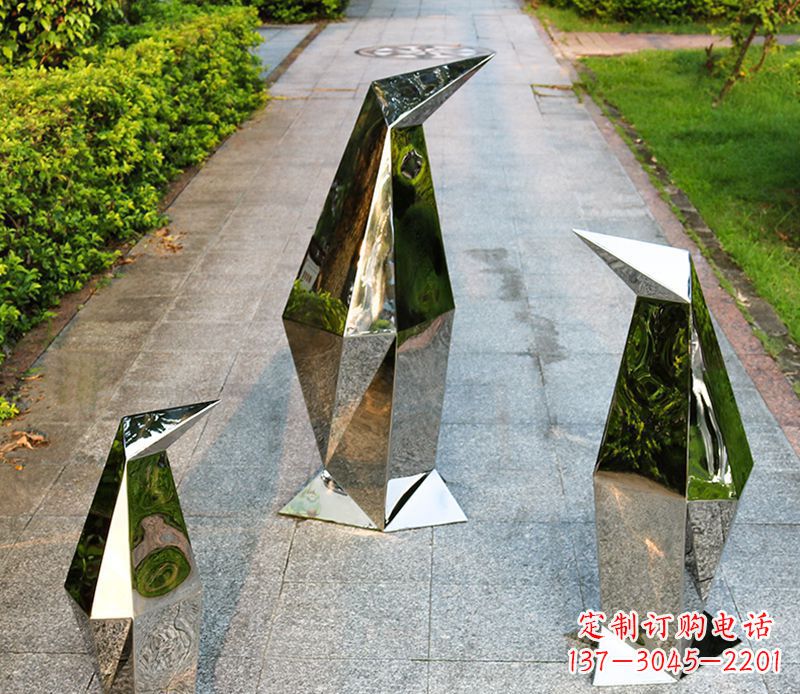 福建精致的抽象不锈钢企鹅雕塑