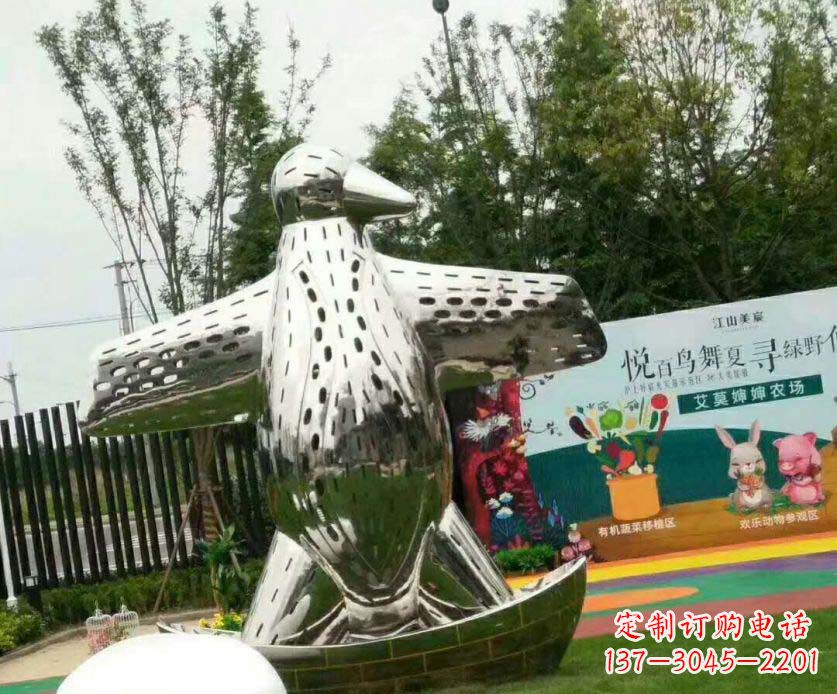 福建抽象企鹅不锈钢雕塑