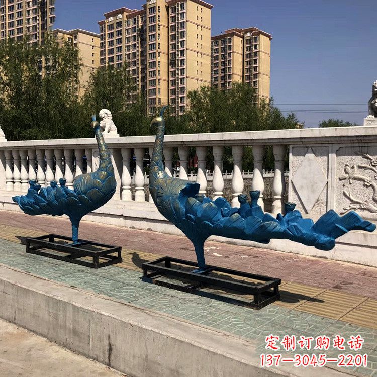 福建珠翠集精美孔雀雕塑