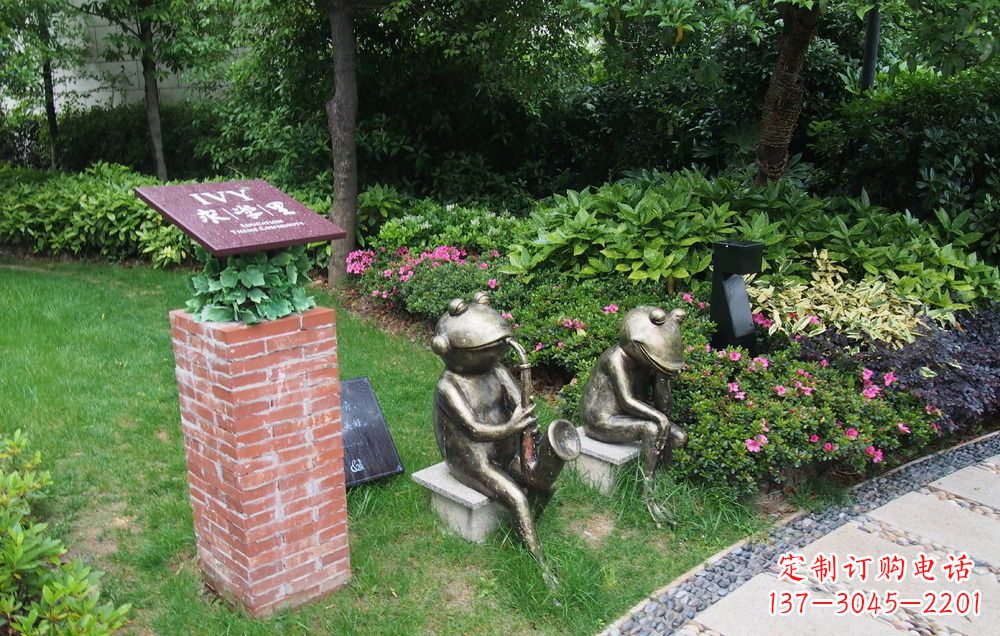 福建青蛙雕塑传承萨克斯文化的艺术精品