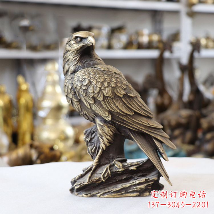 福建纯铜老鹰雕塑传承自然之美