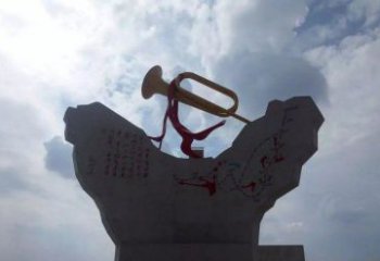 福建革命烈士冲锋号雕塑让革命历史长存