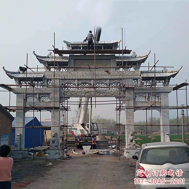 福建静谧村落,古典雕塑点缀