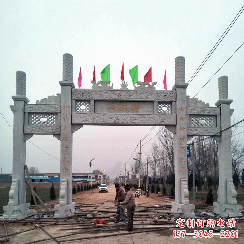 福建传承古老石牌坊雕塑