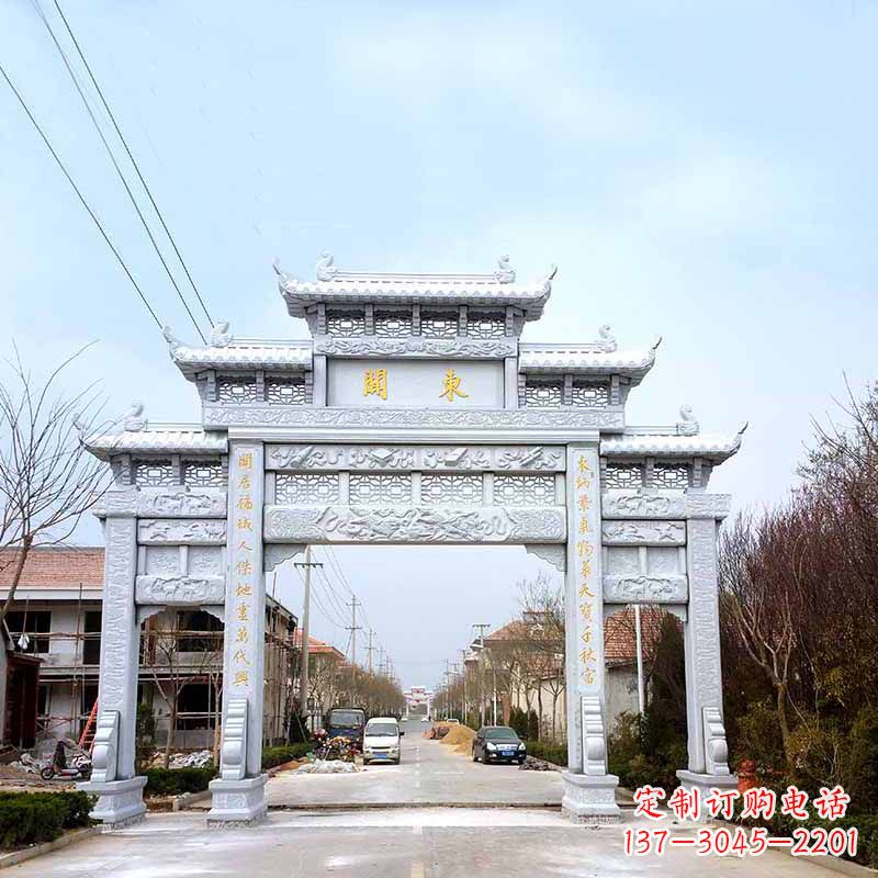 福建传承古风——村镇三门石牌坊雕塑