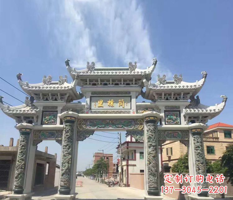 福建传承古老技艺 牌坊雕塑美化村庄