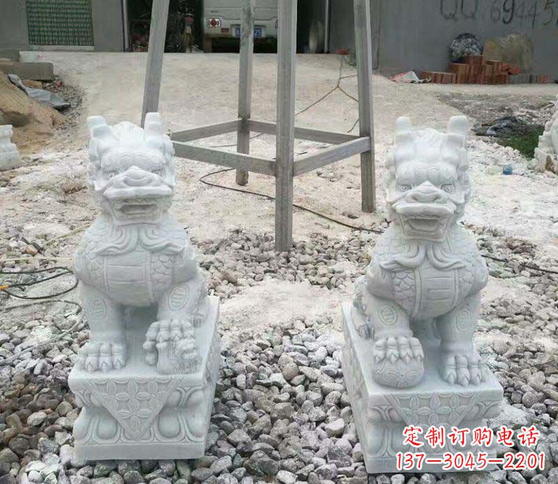 福建大理石踩球麒麟门口镇宅招财石雕